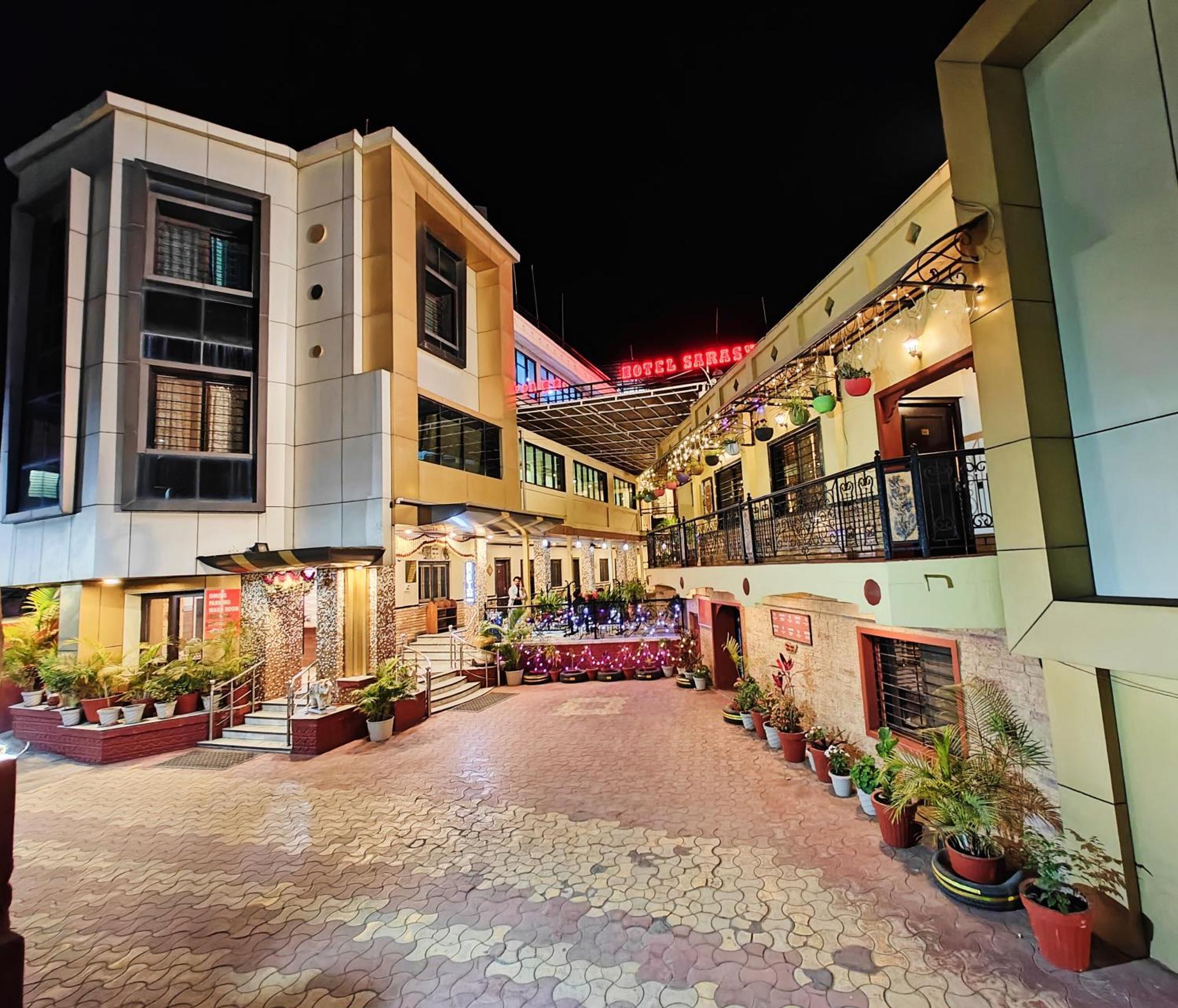 Hotel Saraswati Mount Âbû Extérieur photo