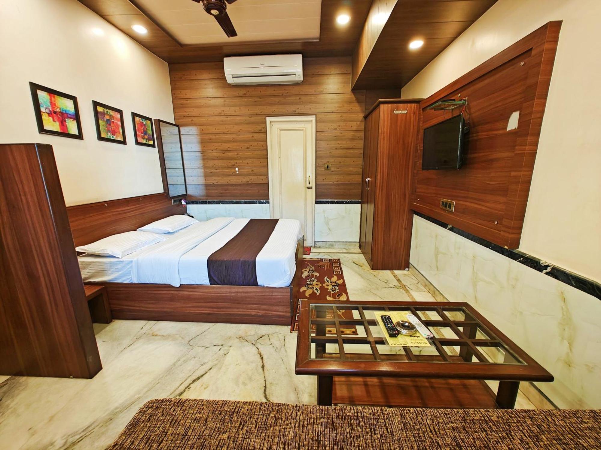 Hotel Saraswati Mount Âbû Extérieur photo