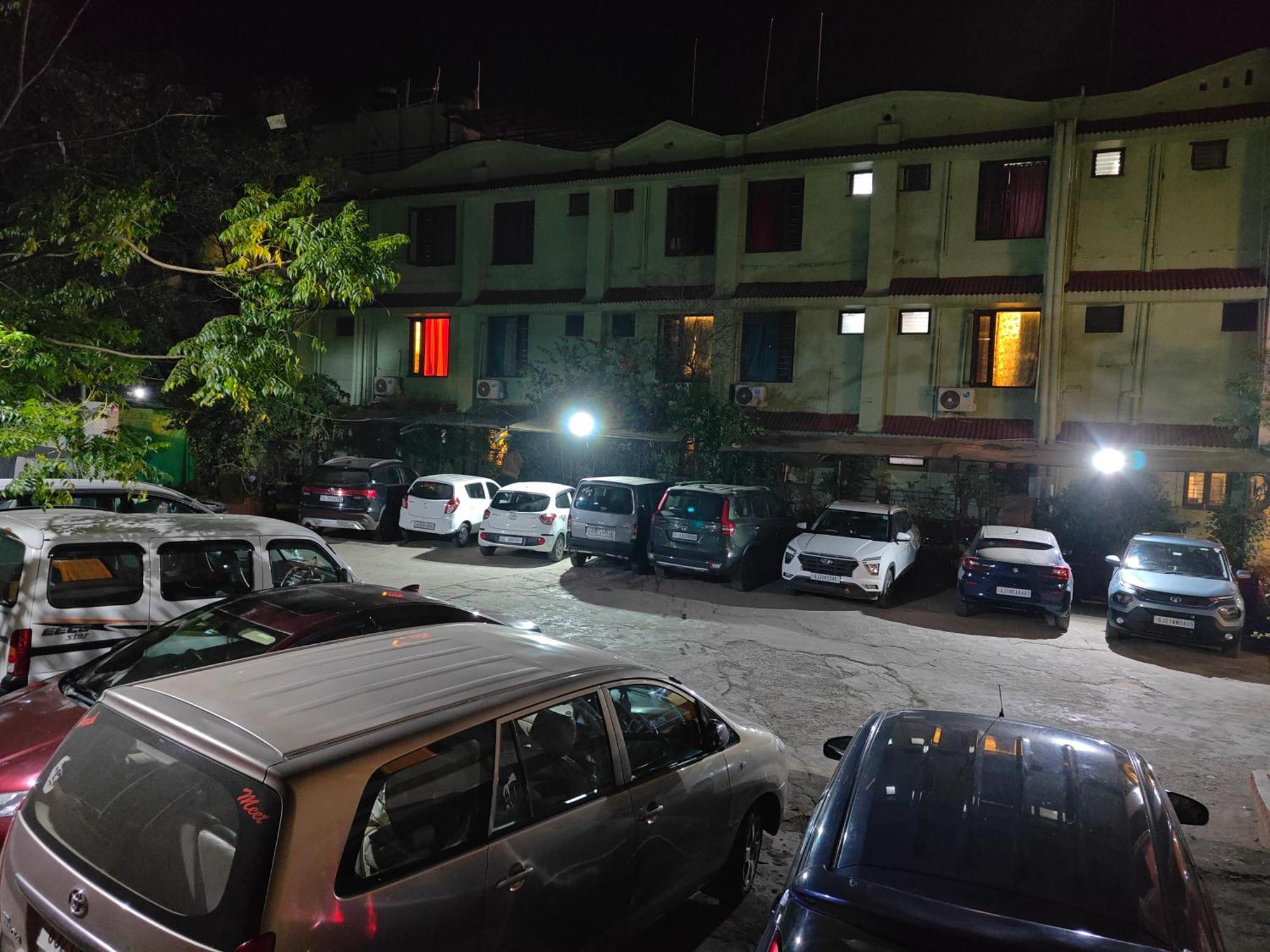 Hotel Saraswati Mount Âbû Extérieur photo