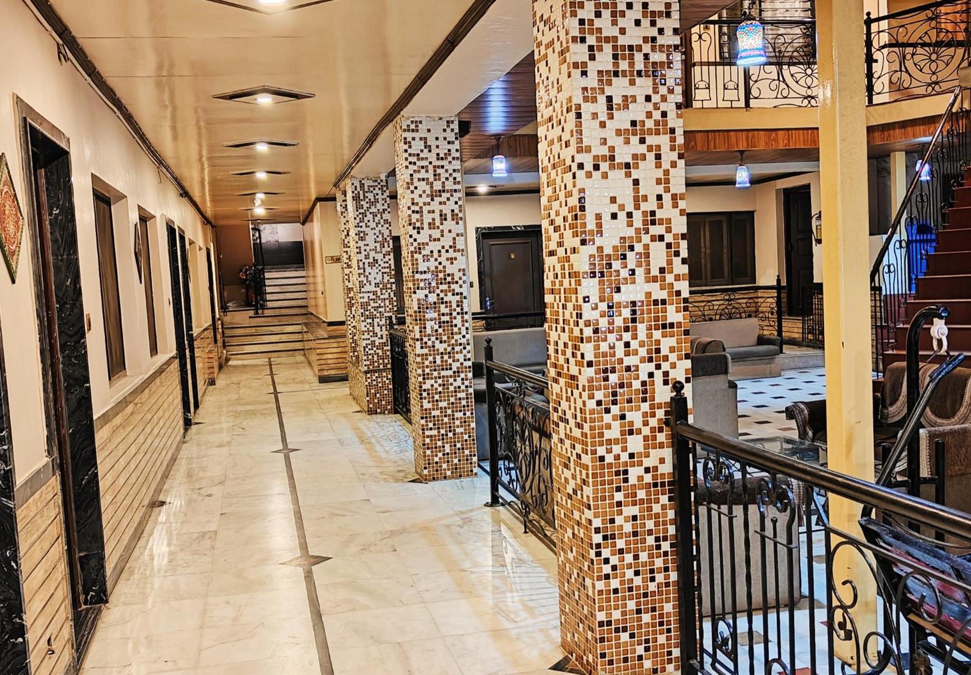 Hotel Saraswati Mount Âbû Extérieur photo
