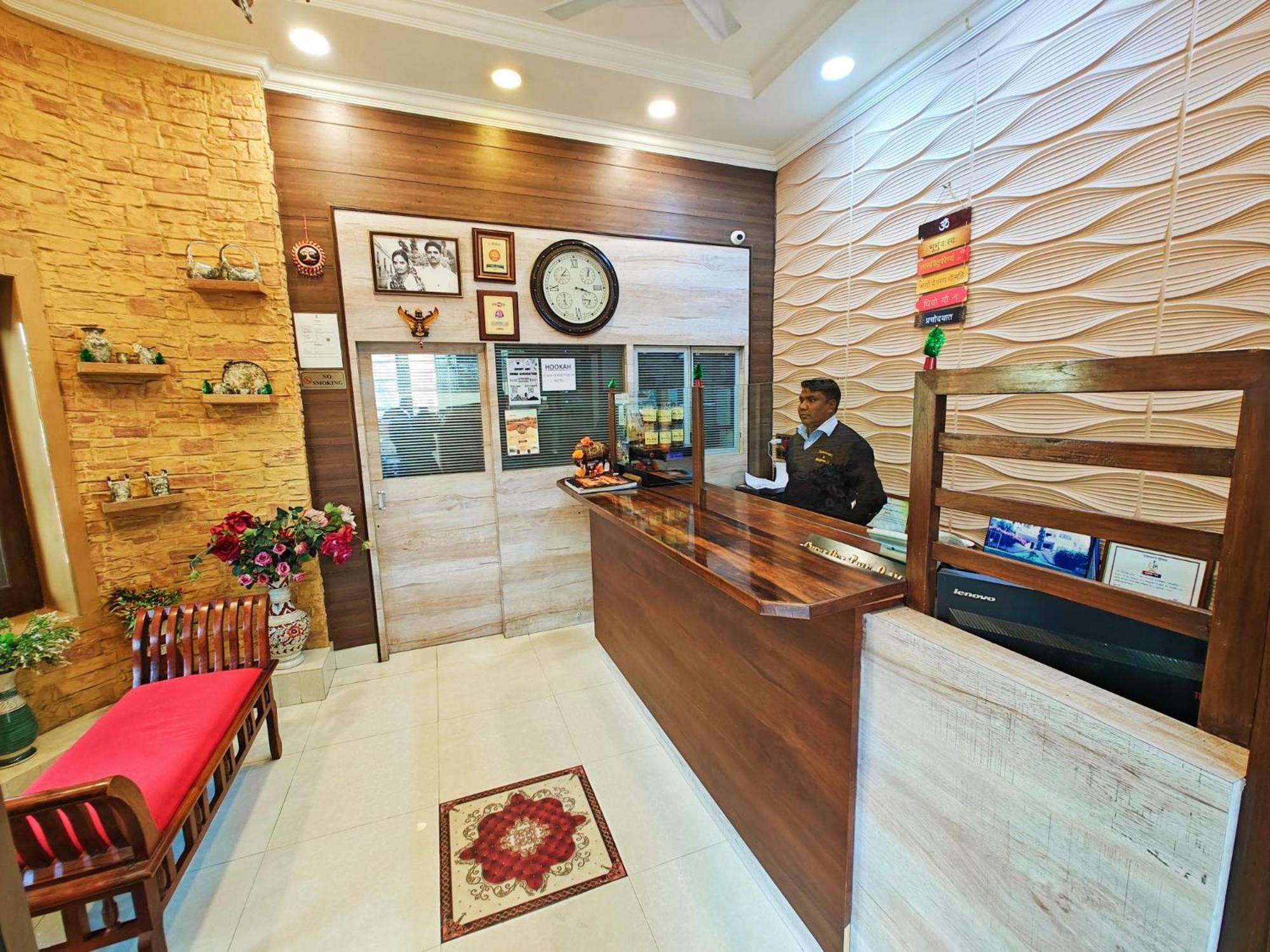 Hotel Saraswati Mount Âbû Extérieur photo